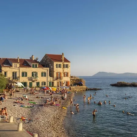 Filomena In The Center Komiža