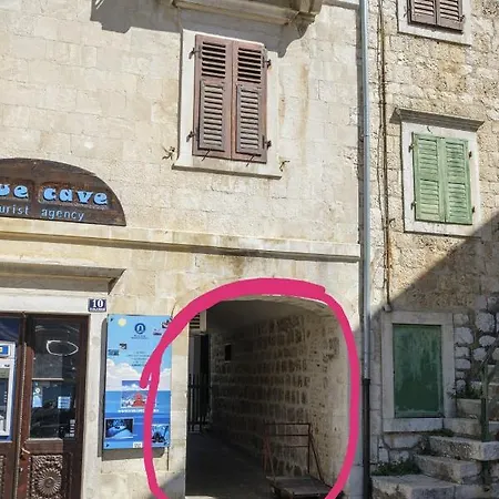 Filomena In The Center Appartement Komiža