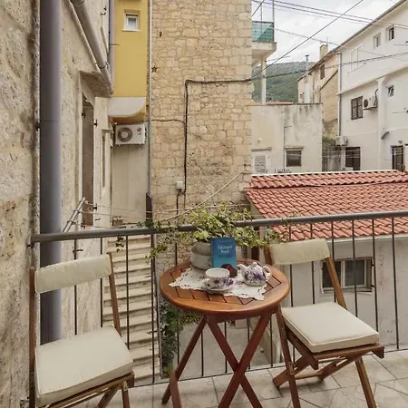 Filomena In The Center *