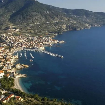 Filomena In The Center Appartement Komiža