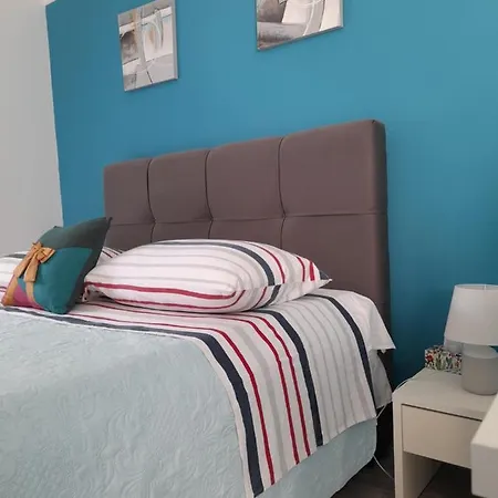 Filomena In The Center Appartement Komiža